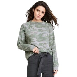 Universal Thread Camouflage Sweatshirt Green XS NWT